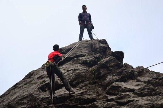 Mountain Climbing in Darjeeling - Skysafar.com