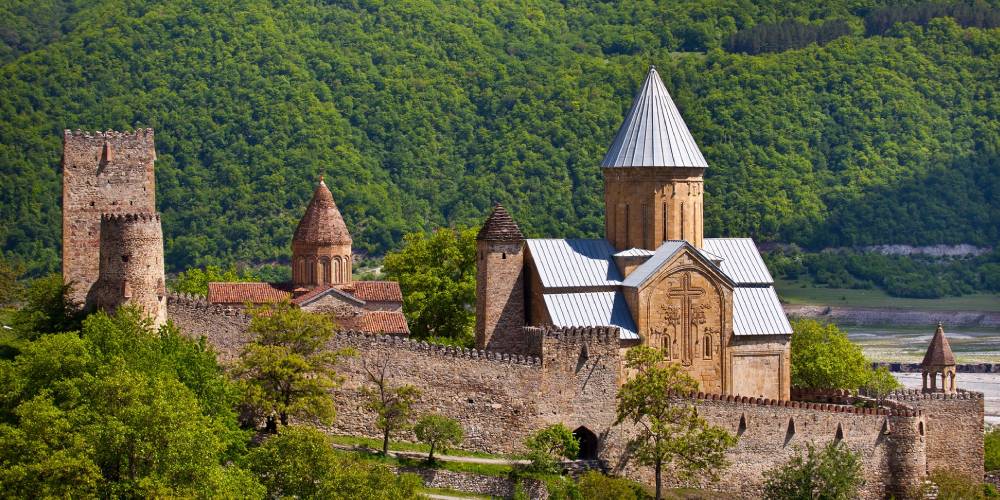 Georgian Jewels: Scenic Beauty of Sighnaghi, Telavi, and Ananuri Fortress