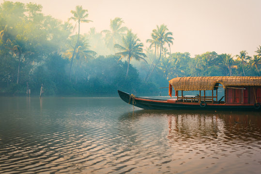 Discover Kerala 8N9D