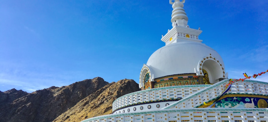 GLIMPSE OFLADAKH