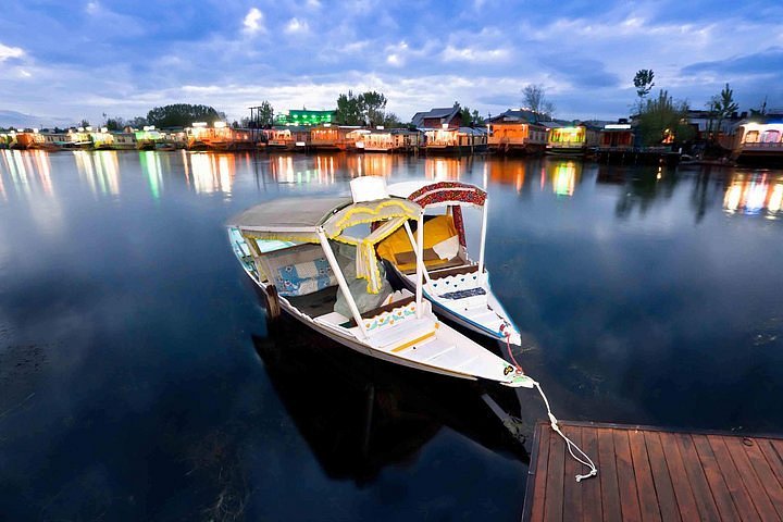 KASHMIR PARADISE TOUR 03 NIGHTS  4 DAYS - SRINAGAR