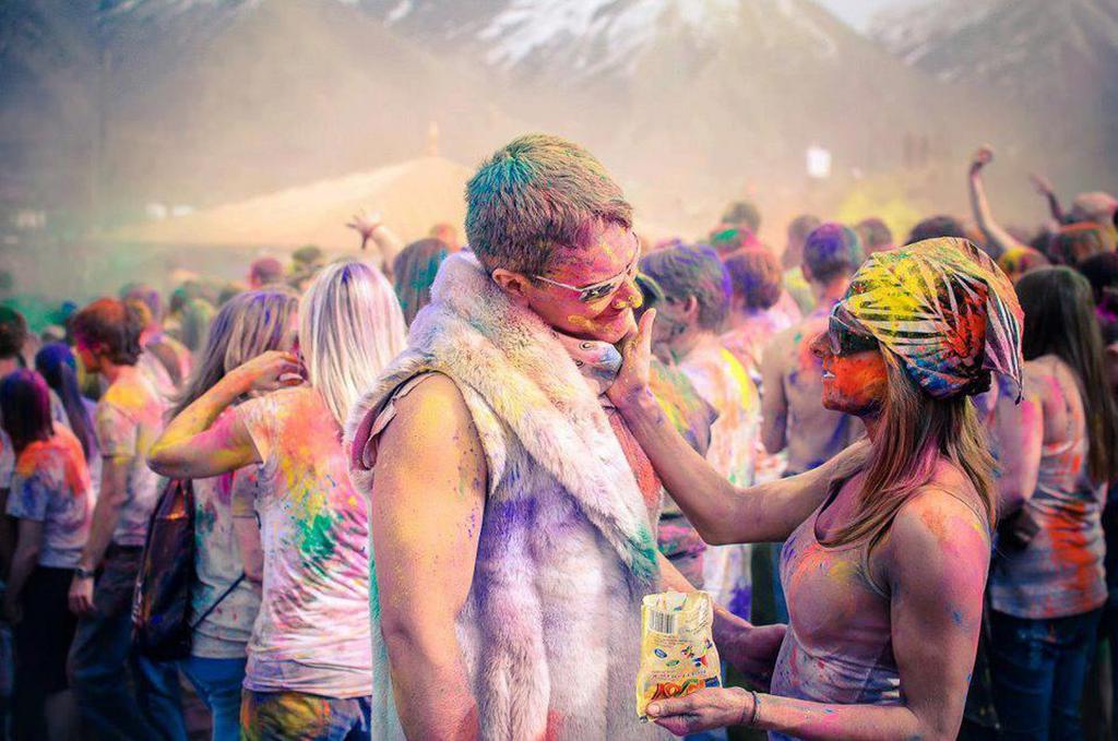 Vive HOLI: Una Fiesta de Colores y Cultura en el Triángulo Dorado de India