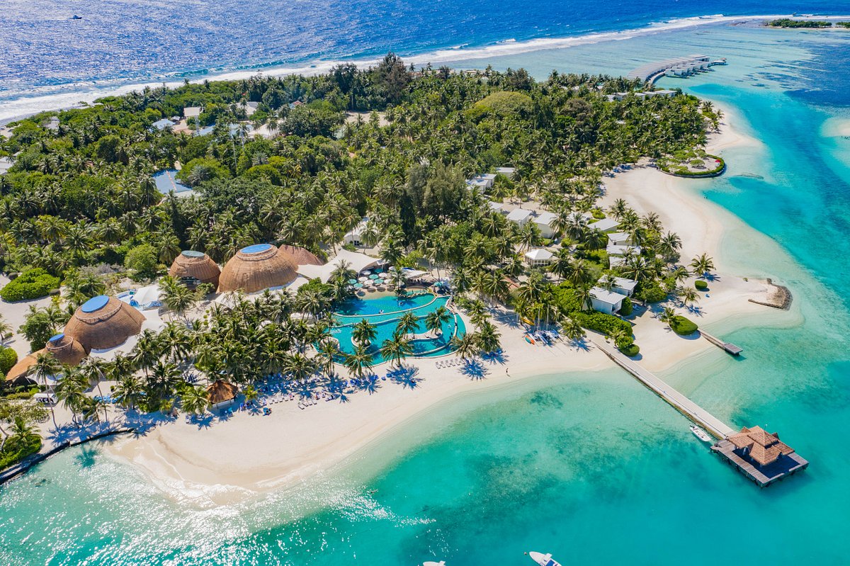 Holiday Inn Resort Kandooma Maldives Starting from INR 87000 Per Person
