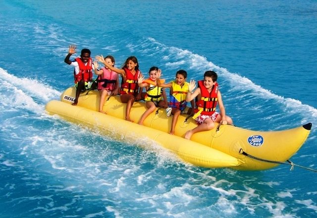 Banana boat Ride in Goa | Banana ride |Tempo Traveller Wale