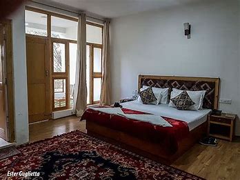 ../Images/HmHotelRooms/Dinu_73442/638594868502206694_temp.jpeg