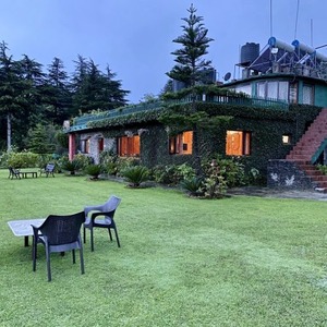 Cedar Lodge by Aahma