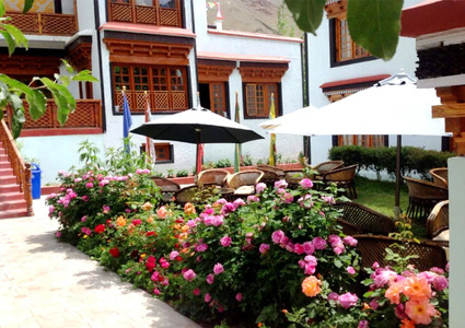 Namra Hotel